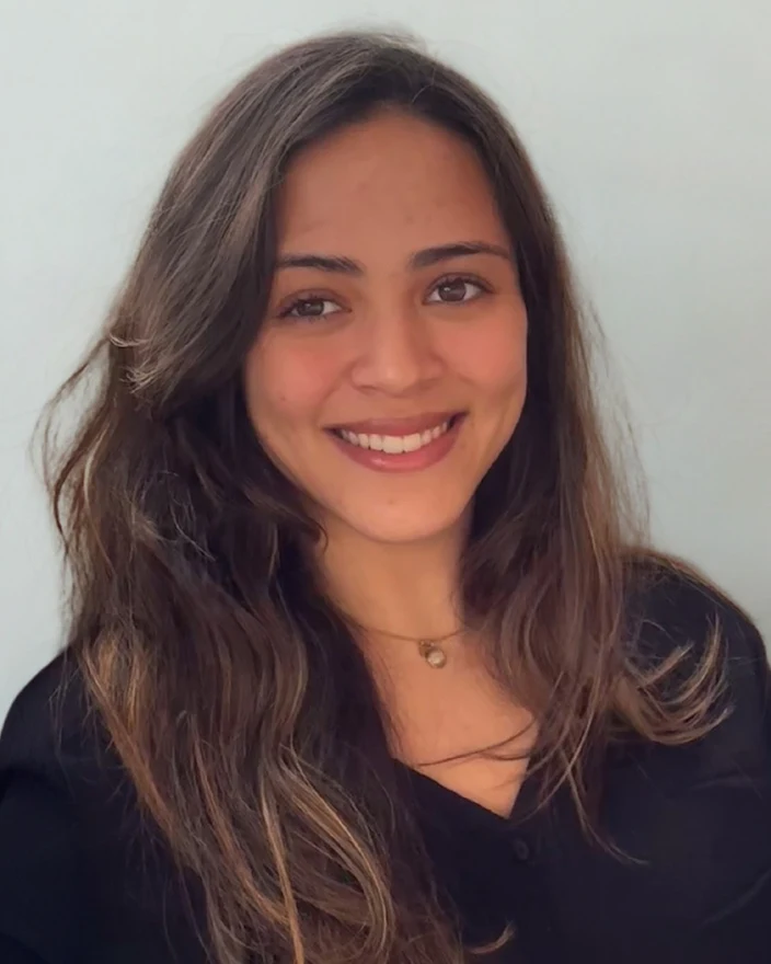 Caroline Adrielli, jornalista, roteirista, diretora e produtora audiovisual brasileira